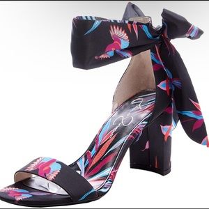 Jessica Simpson Satin JS-Narella Black Multi Hawaiian Print Size 8